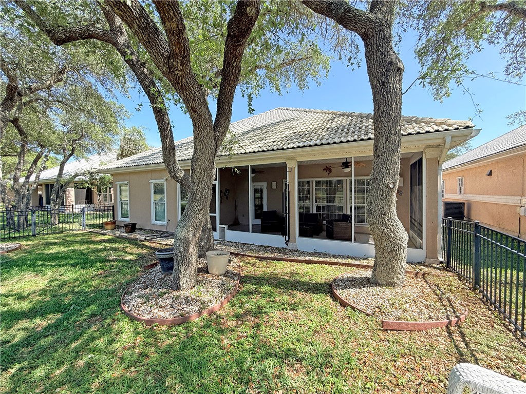 14 Saint Andrews Place Rockport TX 78382