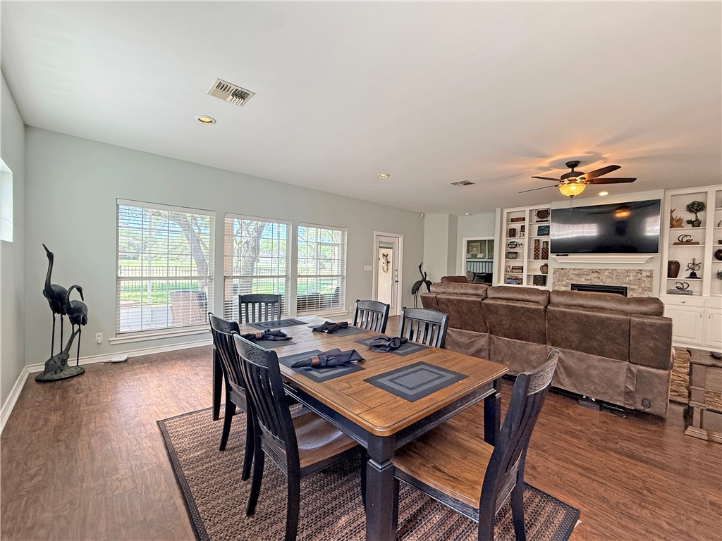 14 Saint Andrews Place Rockport TX 78382