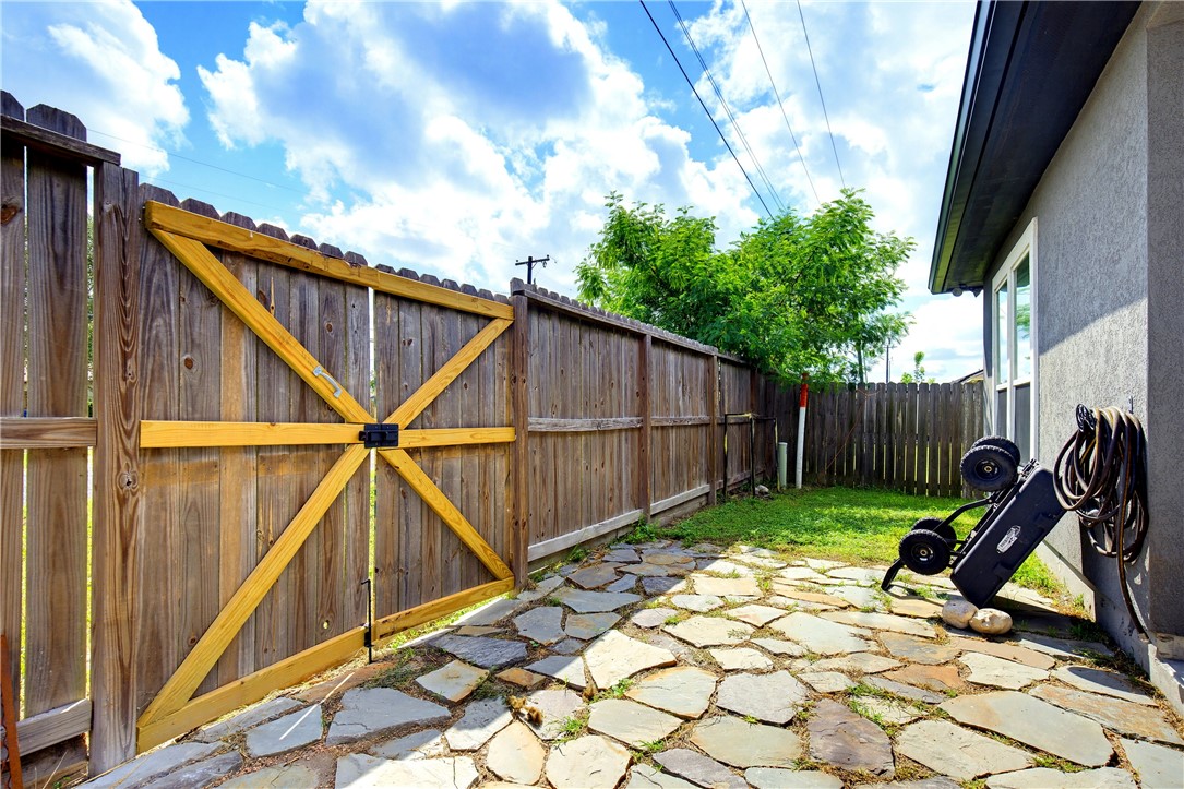 2714 Yeager Drive Corpus Christi TX 78410