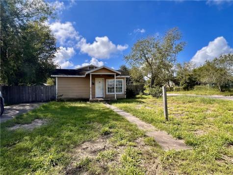 229 W Nettie Avenue Kingsville TX 78363