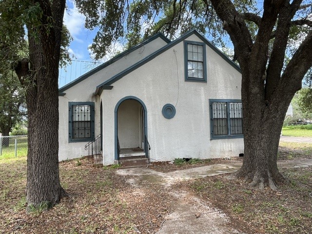 701 N Gudron Avenue Hebbronville TX 78361