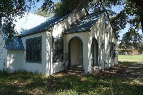 701 N Gudron Avenue Hebbronville TX 78361