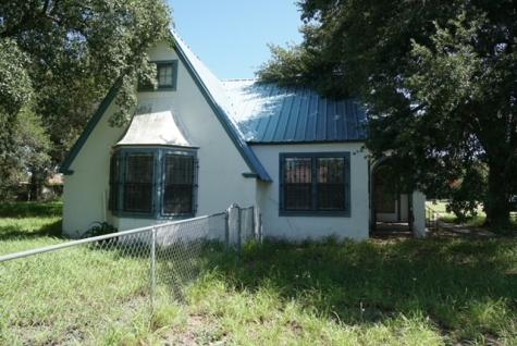 701 N Gudron Avenue Hebbronville TX 78361