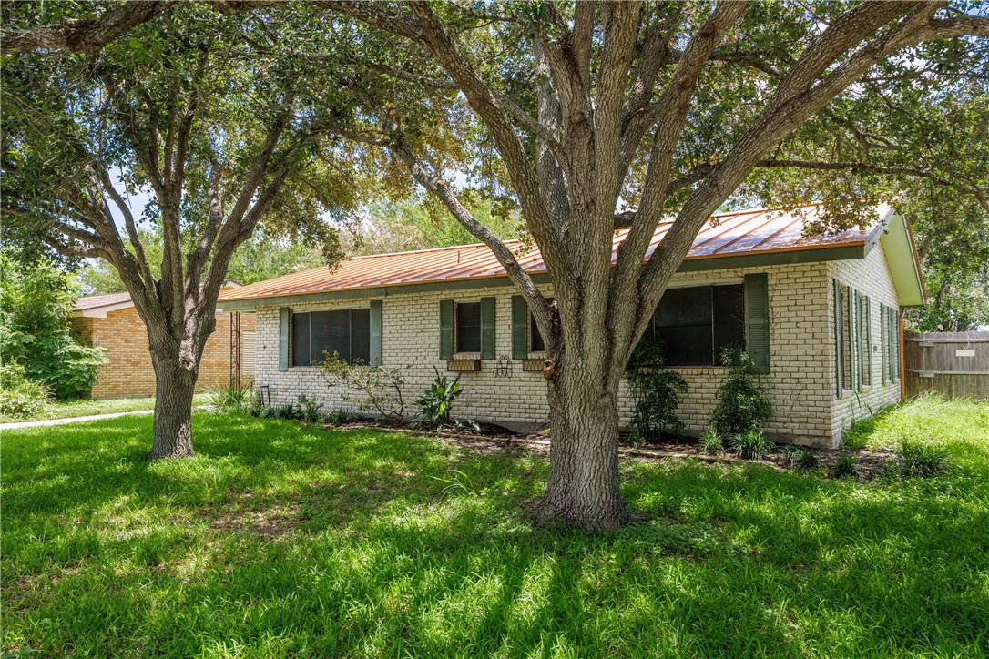 830 Crestview Drive Corpus Christi TX 78412
