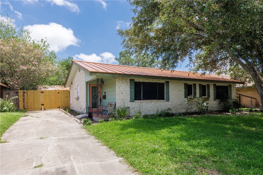 830 Crestview Drive Corpus Christi TX 78412