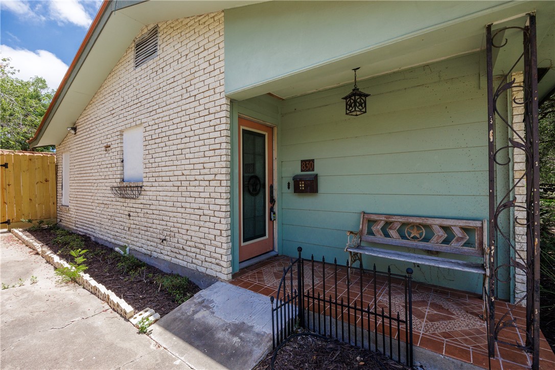 830 Crestview Drive Corpus Christi TX 78412
