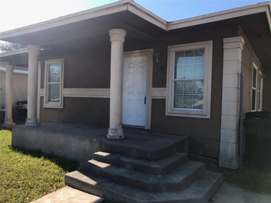 3725 Sarita Corpus Christi TX 78416