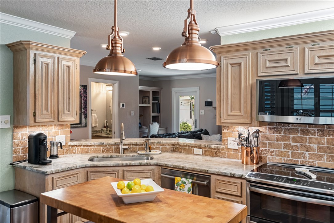 7252 The Mansions Dr F-1 Corpus Christi TX 78414