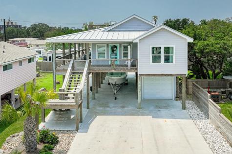 208 Fulton Avenue Rockport TX 78382