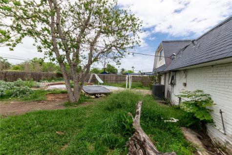 1504 Kenwood Drive Aransas Pass TX 78336