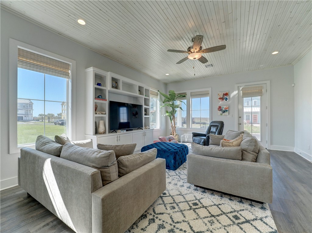 114 Backside Drive Port Aransas TX 78373