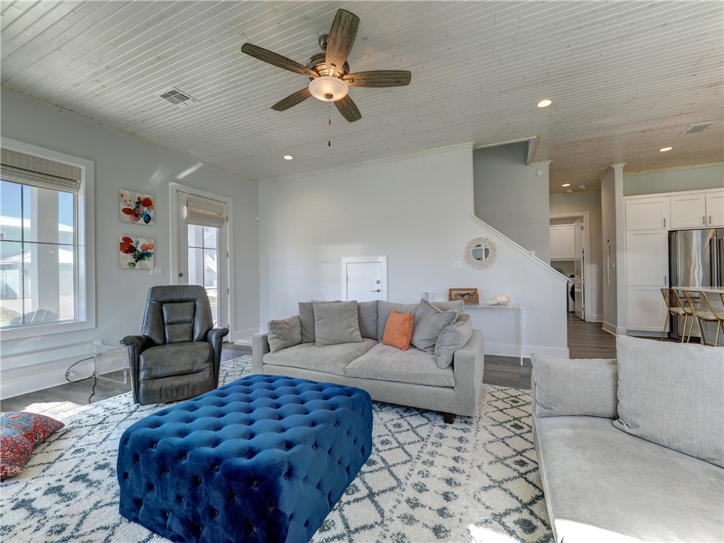 114 Backside Drive Port Aransas TX 78373