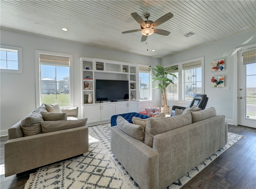 114 Backside Drive Port Aransas TX 78373
