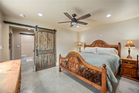 82 Circle Hook Port O'connor TX 77982