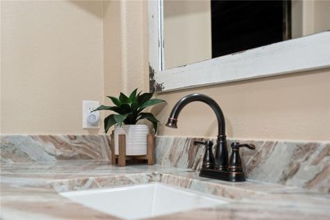 82 Circle Hook Port O'connor TX 77982