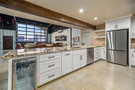 82 Circle Hook Port O'connor TX 77982