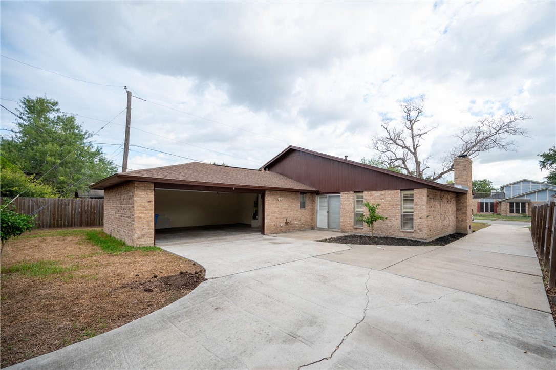 4925 Shadowbend Drive Corpus Christi TX 78413