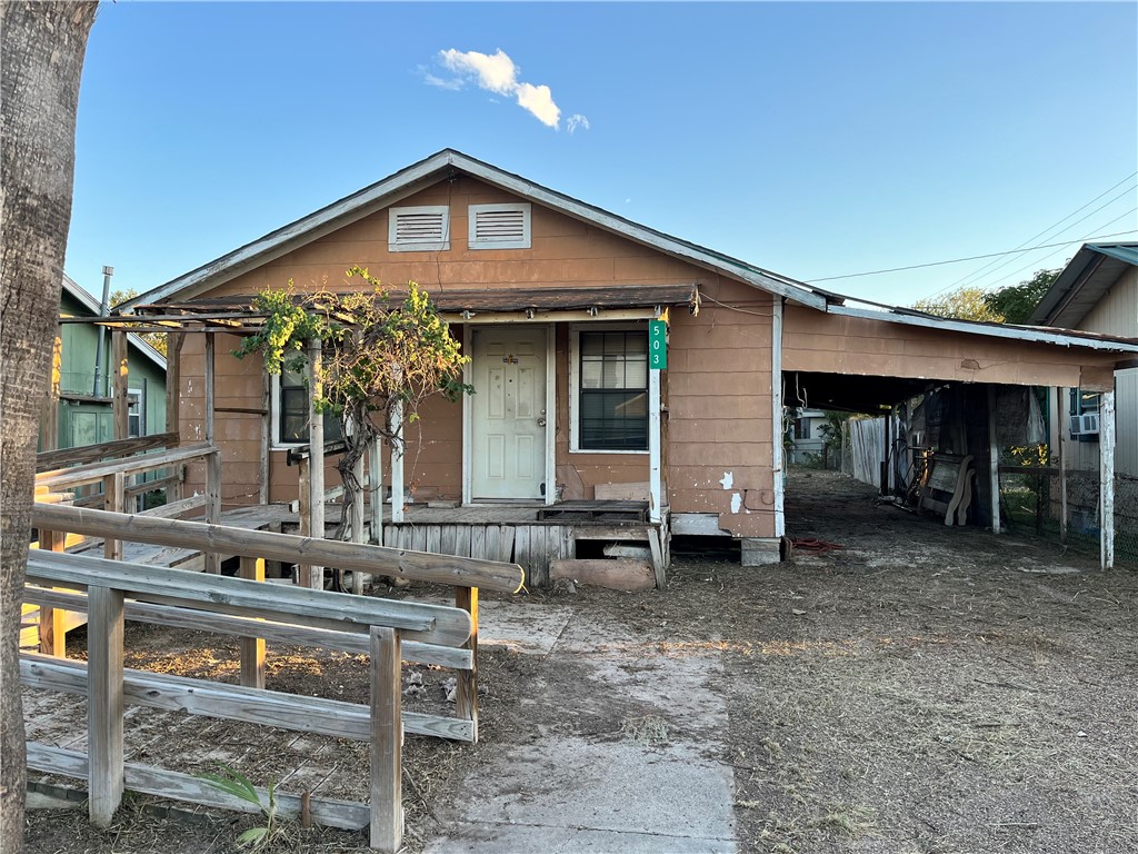 503 N Johnson Street Freer TX 78357