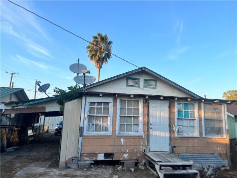503 N Johnson Street Freer TX 78357