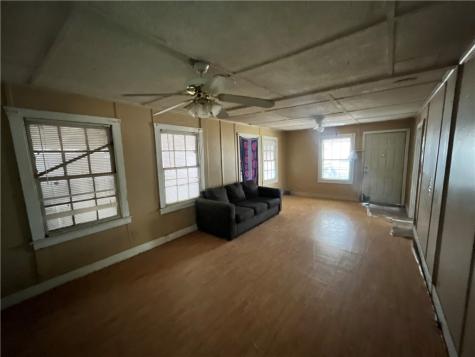 503 N Johnson Street Freer TX 78357