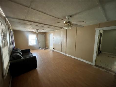 503 N Johnson Street Freer TX 78357