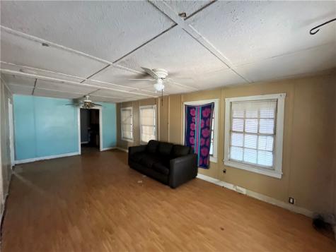 503 N Johnson Street Freer TX 78357