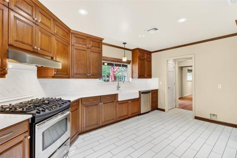 437 Delaine Drive Corpus Christi TX 78411