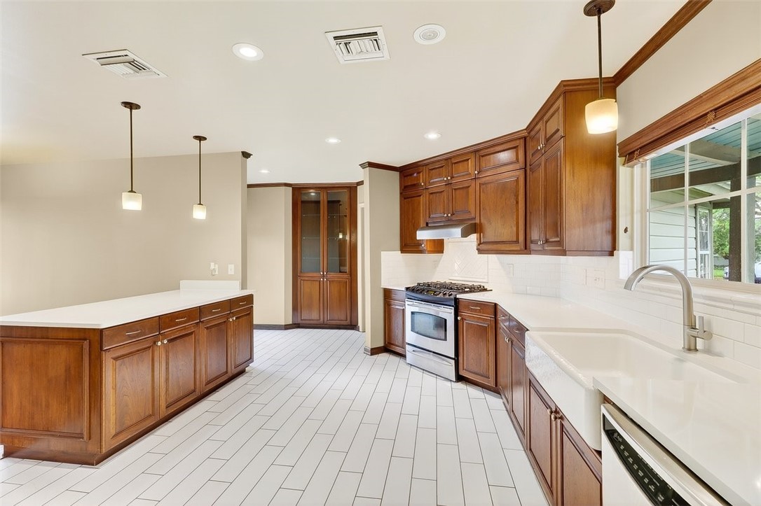 437 Delaine Drive Corpus Christi TX 78411