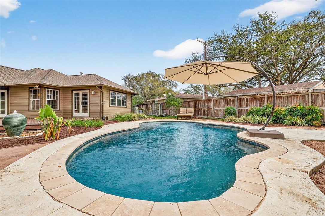 437 Delaine Drive Corpus Christi TX 78411