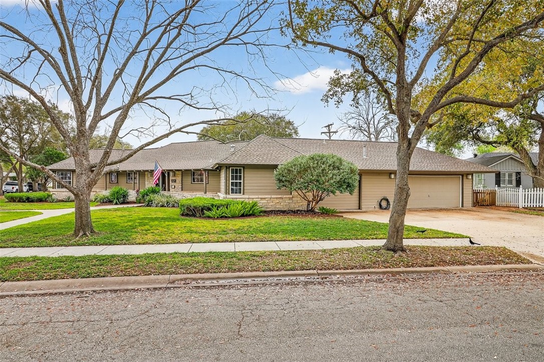 437 Delaine Drive Corpus Christi TX 78411
