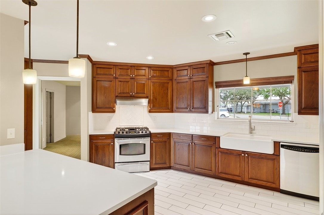 437 Delaine Drive Corpus Christi TX 78411