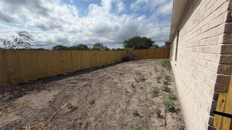 3533 Sahar Lake Drive Robstown TX 78380