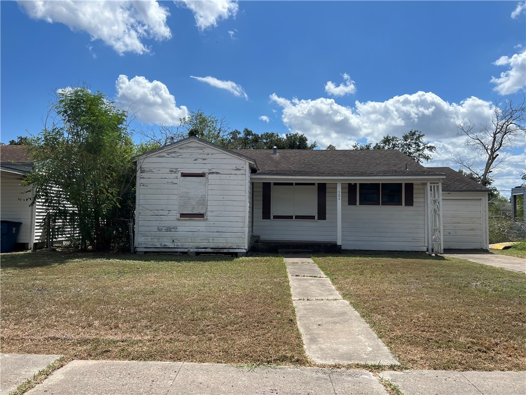 504 E Henderson Street Bishop TX 78343