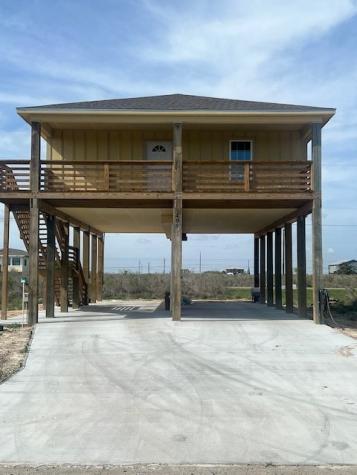 408 W Royal Oak Lane Rockport TX 78382