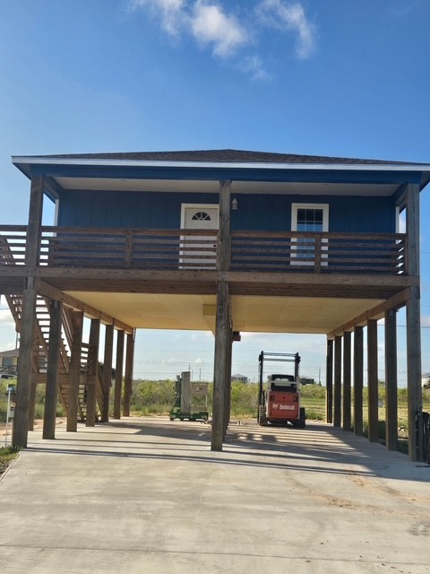 408 W Royal Oak Lane Rockport TX 78382