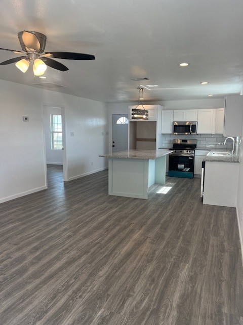 408 W Royal Oak Lane Rockport TX 78382