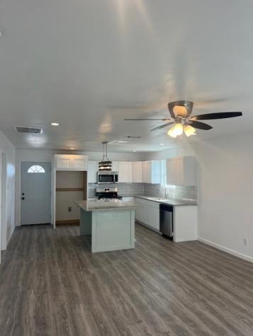 408 W Royal Oak Lane Rockport TX 78382