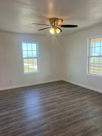 408 W Royal Oak Lane Rockport TX 78382