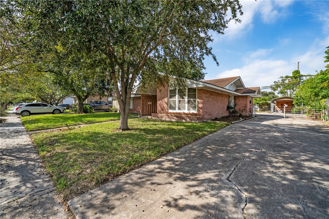 1413 Casa Verde Drive Corpus Christi TX 78411