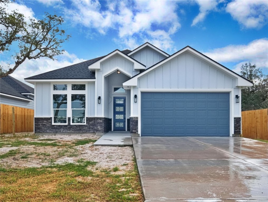 634 Redwood Avenue Rockport TX 78382