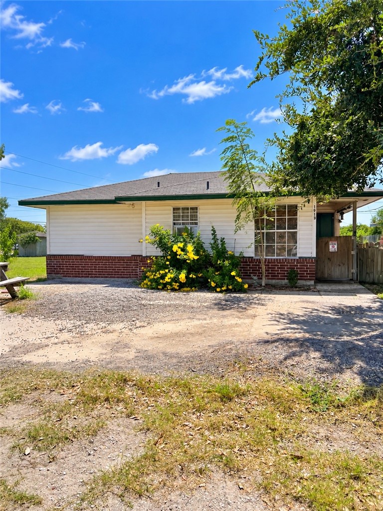 1913 Sandy Way Corpus Christi TX 78418