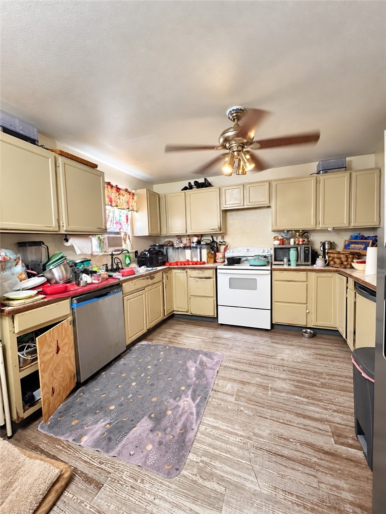 1913 Sandy Way Corpus Christi TX 78418