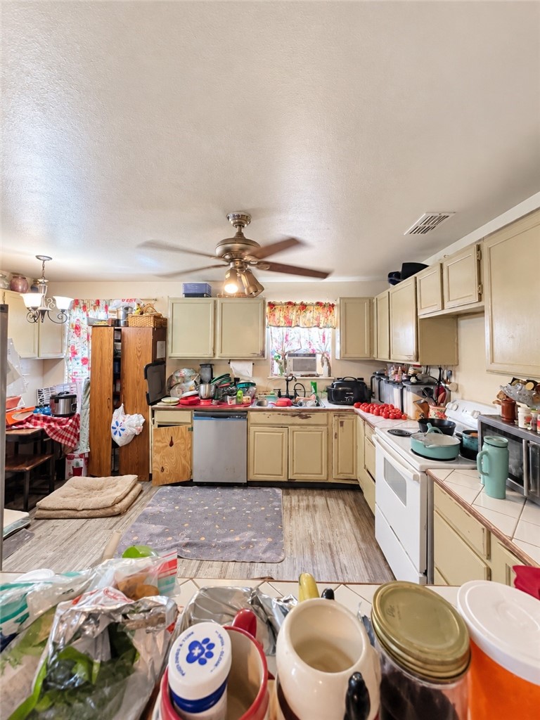 1913 Sandy Way Corpus Christi TX 78418