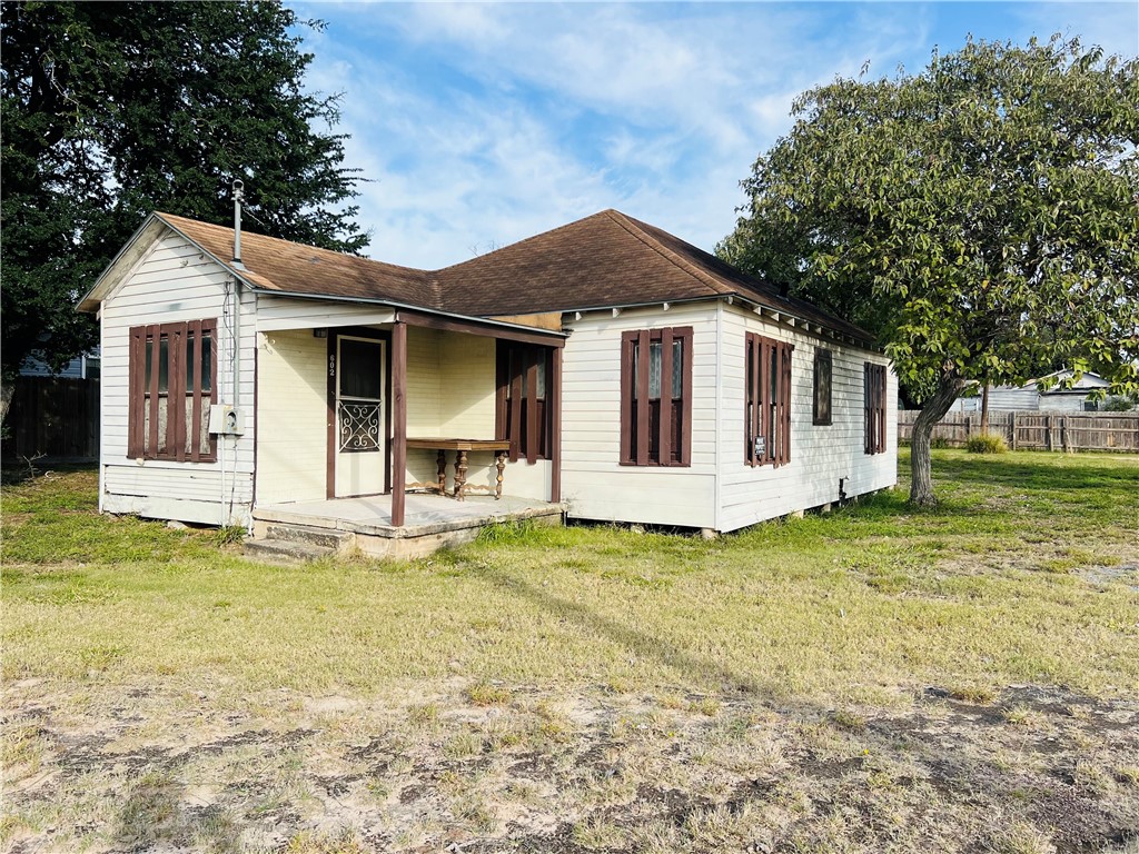 602 W Rice Street Falfurrias TX 78355