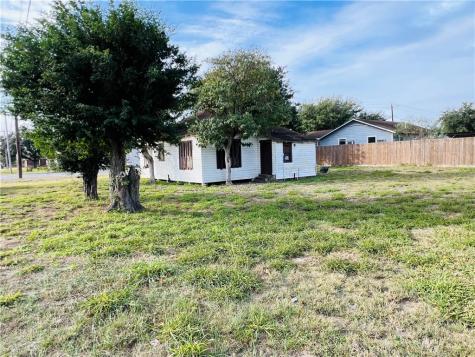 602 W Rice Street Falfurrias TX 78355