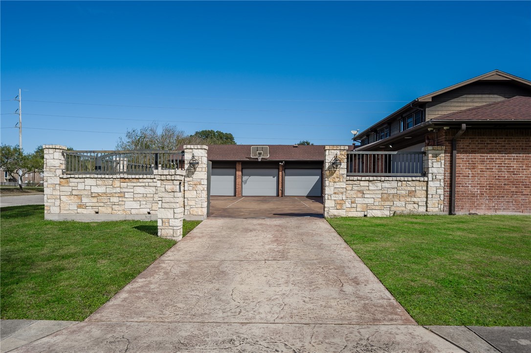 5914 Parkland Drive Corpus Christi TX 78413
