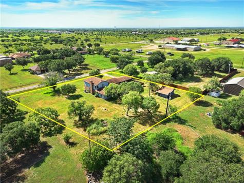 106 Adkins Refugio TX 78377