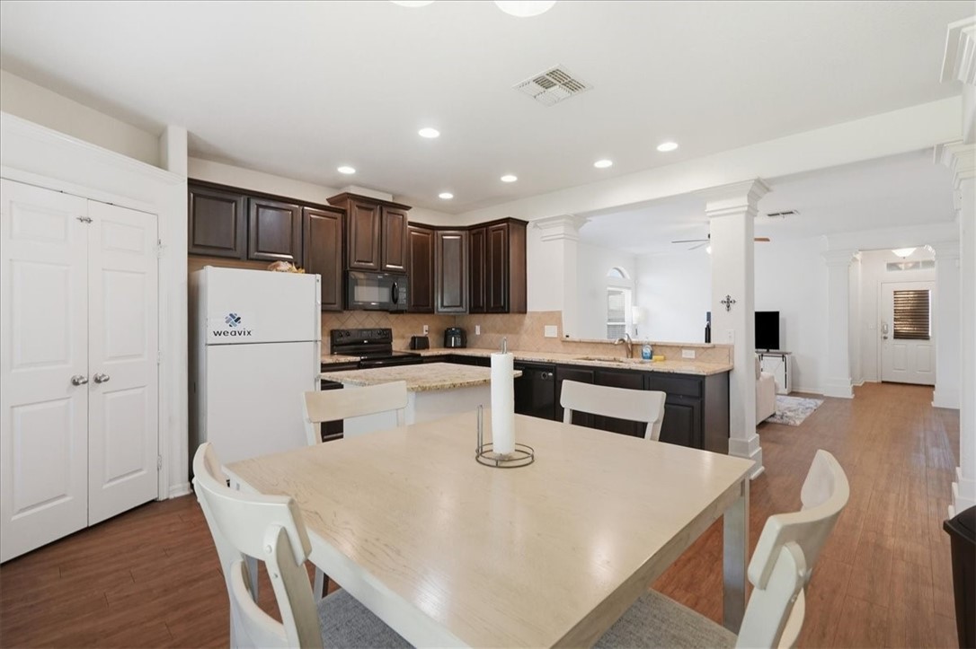 2513 Las Brisas Street Corpus Christi TX 78414