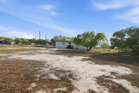 262 Cr 3522 Creek Orange Grove TX 78372