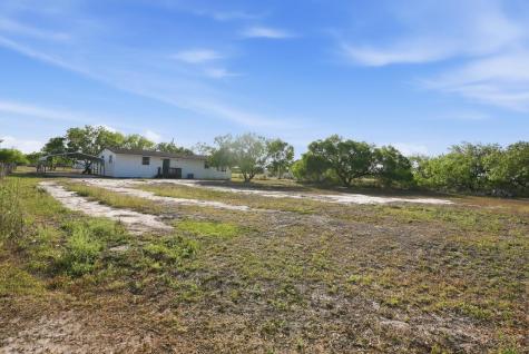 262 Cr 3522 Creek Orange Grove TX 78372
